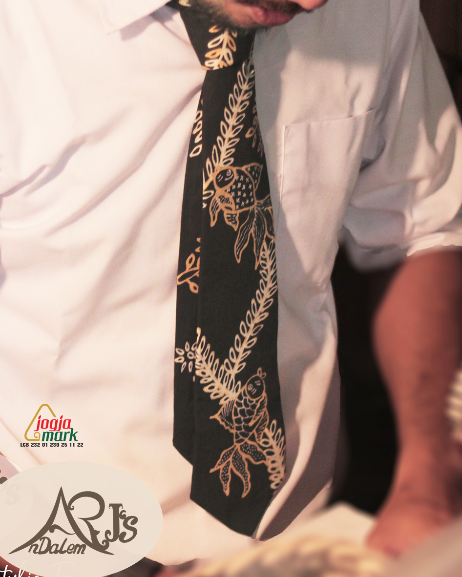 Dasi Batik Motif Iwak Koi